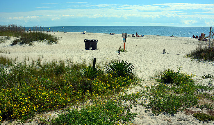 What are some facts about Oak Island, North Carolina?