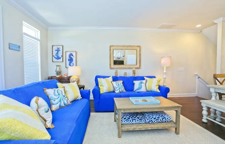Luxury 4 bedroom townhome with ocean vie...